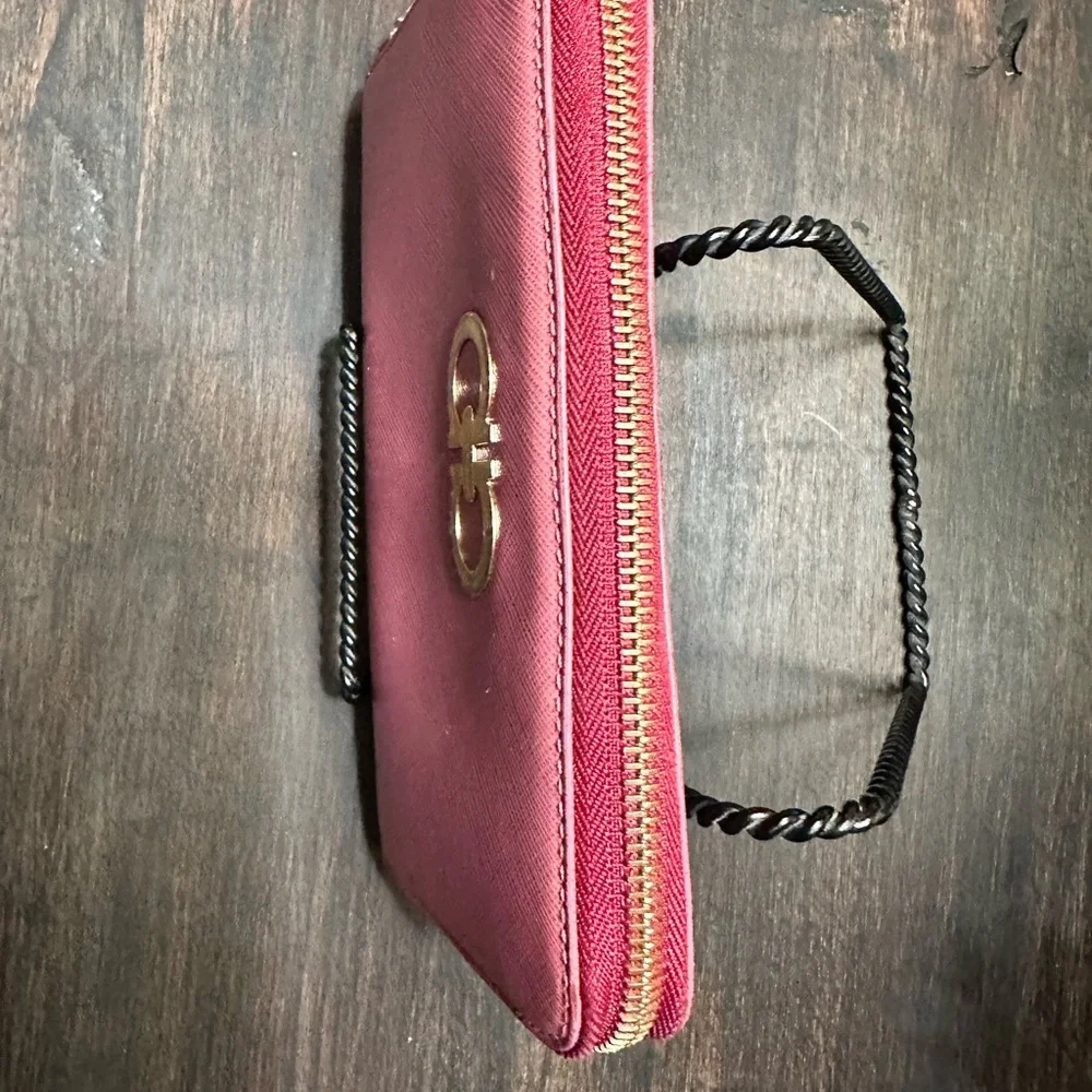 Salvatore Ferragamo Mauve/Pink  with Gold Hardware - Picture 3 of 13